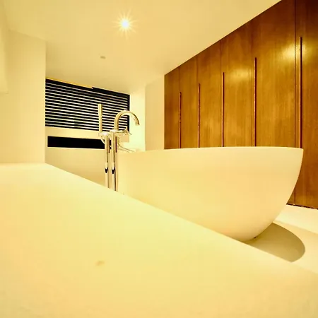 Prestige - Uptown Apartment *