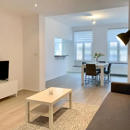 Prestige - Uptown Apartment